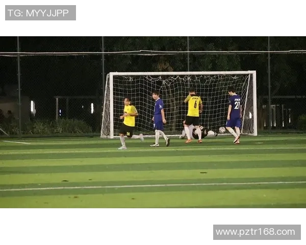 足球明星转圈射门的精彩瞬间揭秘与技术分析